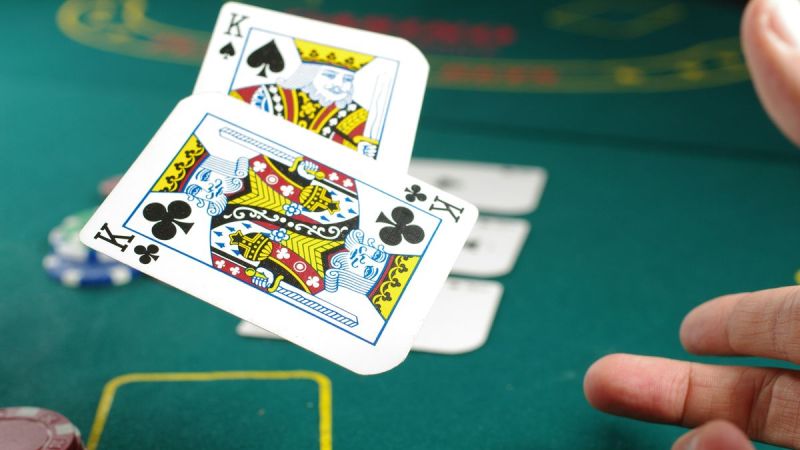 Risques et récompenses : Les frissons du jeu en ligne dans les casinos